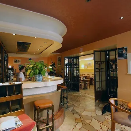 Logis Grand De L'europe Hotel