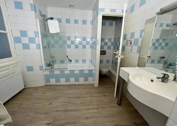 Hotel Logis Grand De L'europe Langres