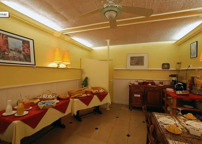 Hotel Logis Grand De L'europe Langres