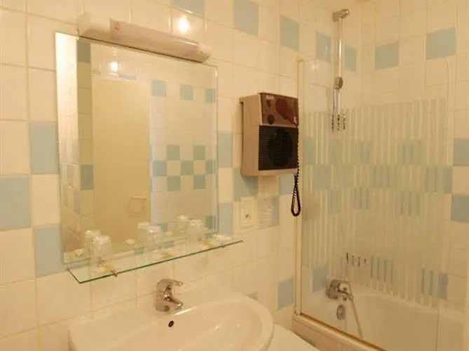 Logis Grand De L'europe Hotel Langres